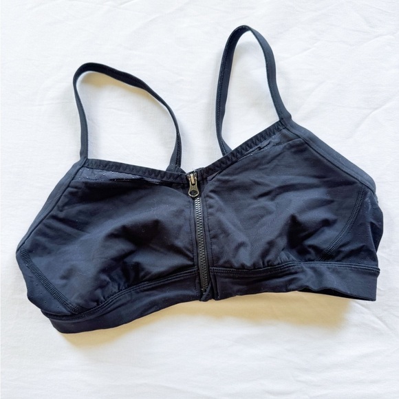 Lululemon Racerback Bra *Medium Support, A/B Cup Size 8 BLACK - Picture 2 of 4